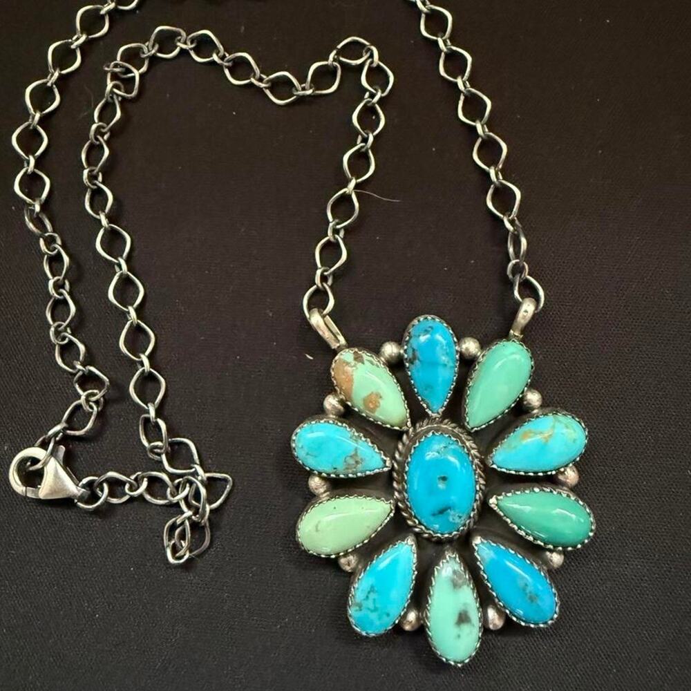 Big native handmade kingman turquoise cluster necklace. 18in adjustable chain